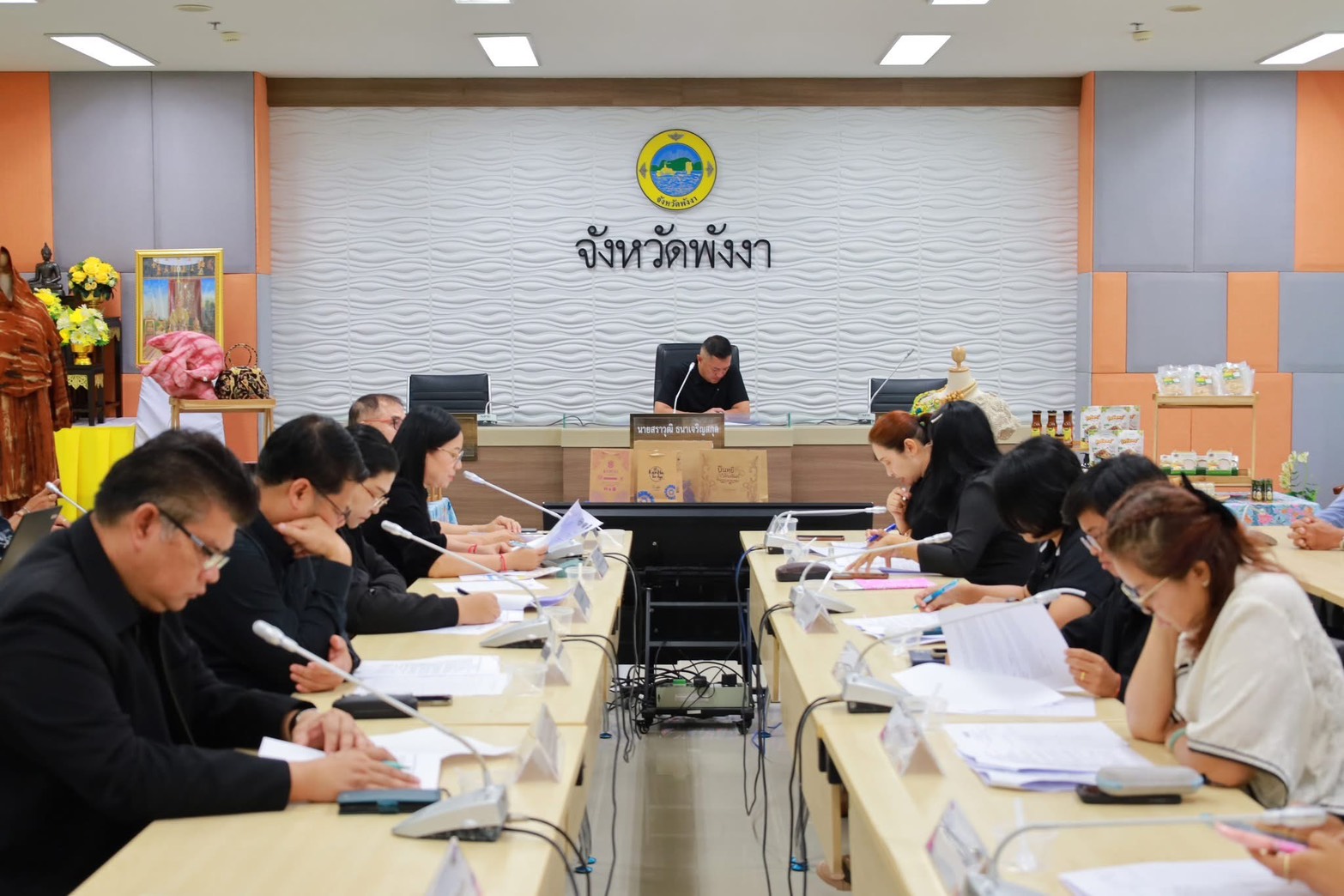 🏝️จังหวัดพังงา ประชุมคณะกรรมการ KBO เพื่อติดตามการพัฒนาผลิตภัณฑ์ OTOP และคัดเลือกตัวแทนระดับจังหวัด เพื่อเข้าร่วมประกวดและเผยแพร่การดำเนินงานเครือข่ายองค์ความรู้ KBO ระดับประเทศ