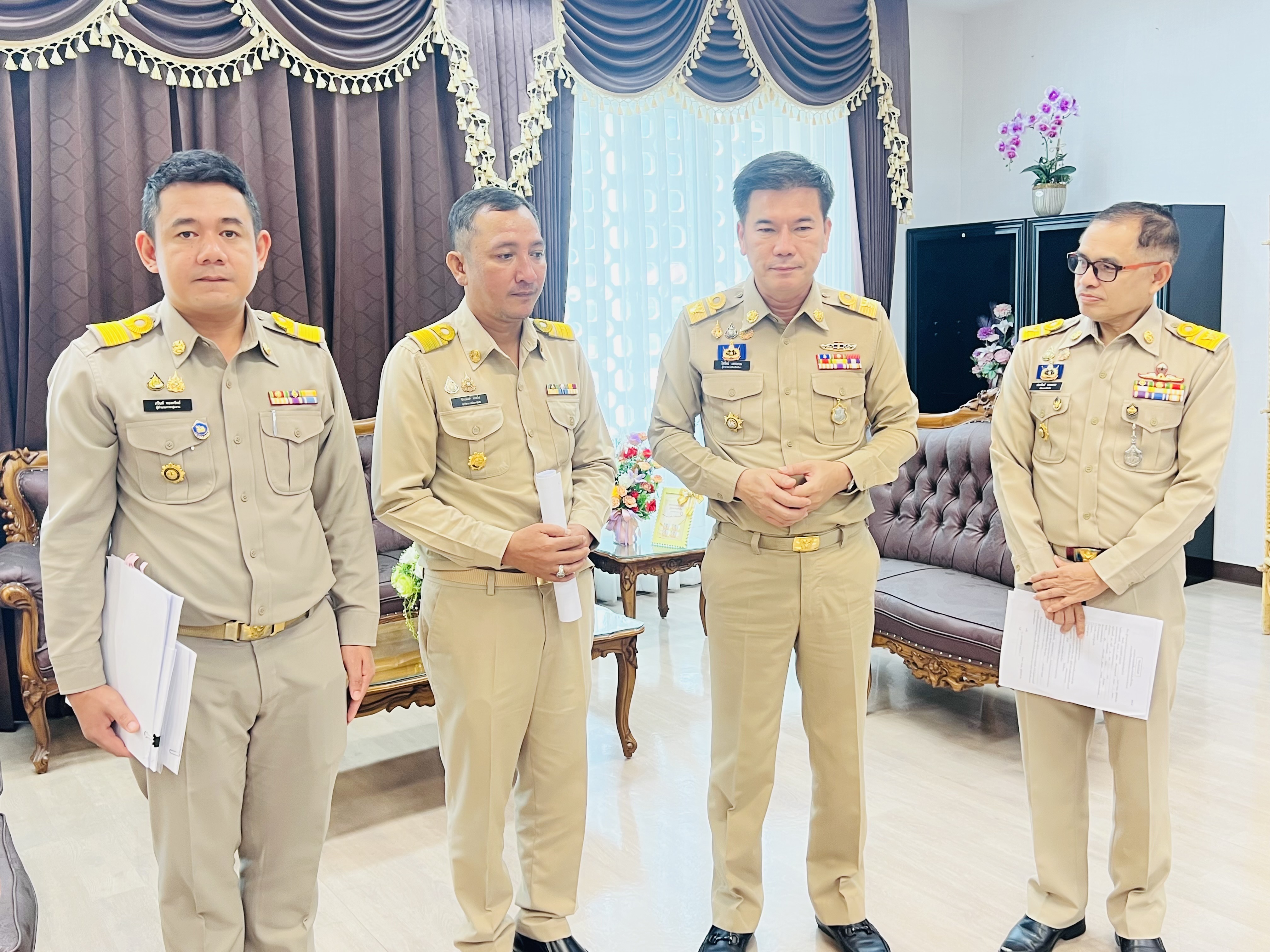 พัฒนาการจังหวัดพังงา นำพัฒนาการอำเภอเกาะยาวคนใหม่ เข้ารายงานตัวต่อผู้ว่าราชการจังหวัดพังงา และรองผู้ว่าราชการจังหวัดพังงา 